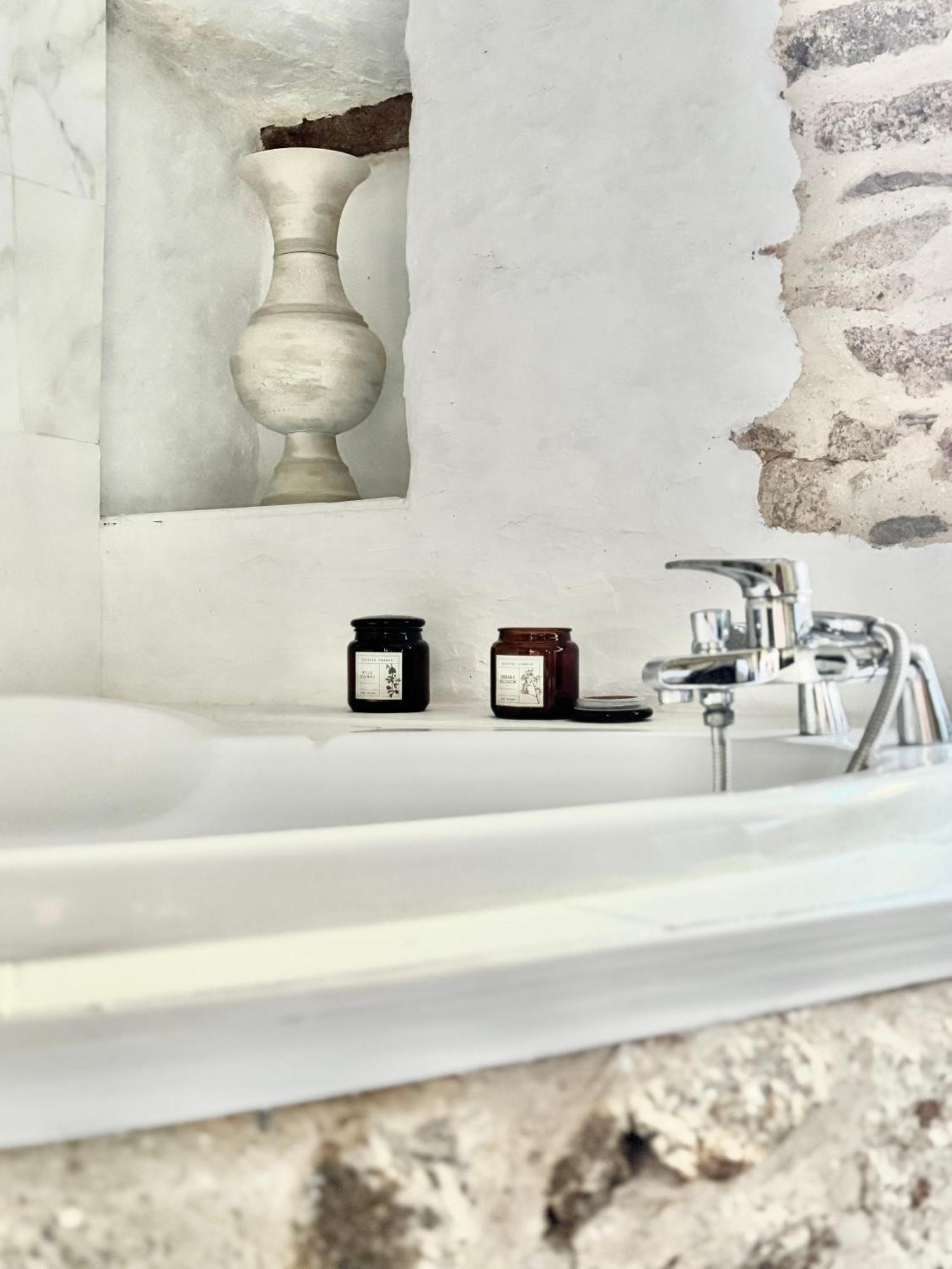 Manoir Medieval Art Deco - Logis Des 3 Artistes Sevremont Εξωτερικό φωτογραφία